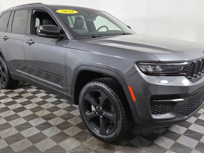 Used 2023 Jeep Grand Cherokee Altitude