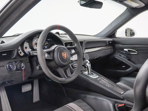 Used 2018 Porsche 911 GT3 image 4
