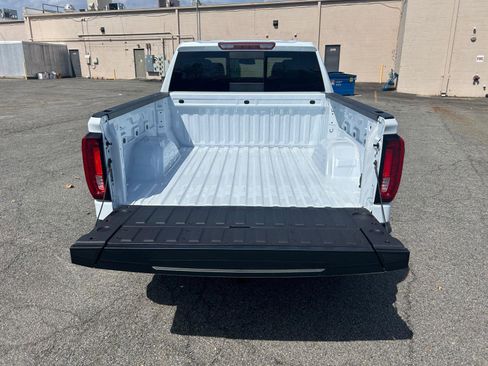 New 2026 GMC Sierra 1500 SLT w/ SLT Premium Package image 16