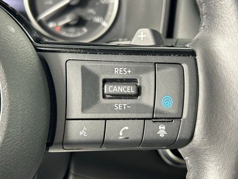 Used 2022 Nissan Rogue SV w/ SV Premium Package image 27
