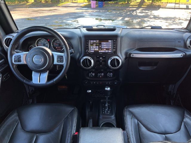 Used 2016 Jeep Wrangler Unlimited Rubicon AWD/4WD image 34