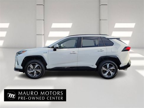 Used 2023 Toyota RAV4 SE image 6