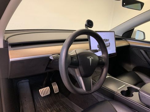 Used 2023 Tesla Model Y Performance AWD/4WD image 17