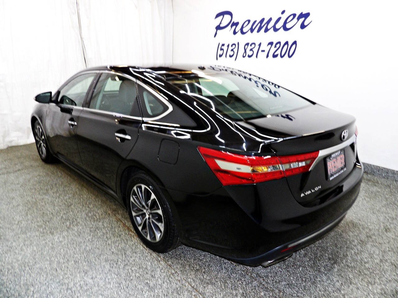 Used 2016 Toyota Avalon XLE Premium FWD image 4