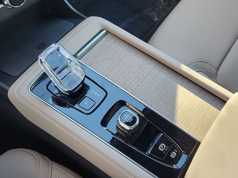 New 2026 Volvo XC90 B5 Core image 10