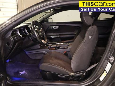 Used 2018 Ford Mustang Coupe RWD image 21