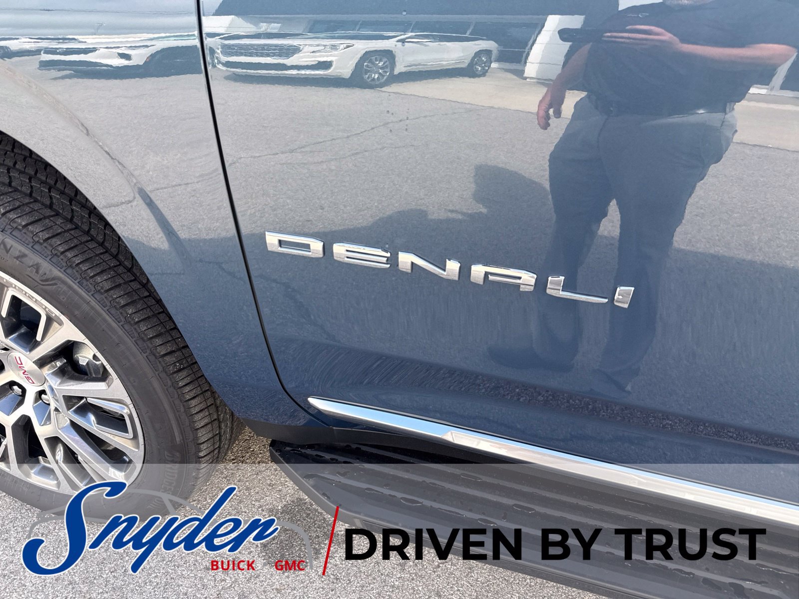 New 2026 GMC Yukon Denali w/ Advanced Technology Package AWD/4WD image 8