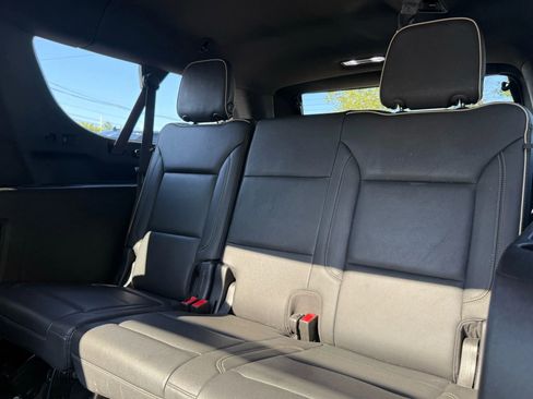 Used 2021 GMC Yukon XL SLT w/ SLT Premium Package image 29