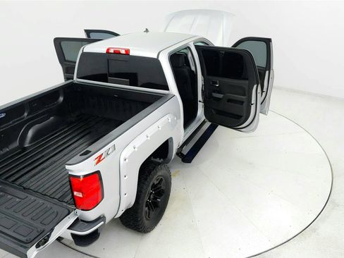 Used 2018 Chevrolet Silverado 1500 LT w/ All Star Edition image 23