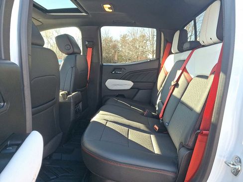 Used 2025 GMC Canyon AT4 w/ AT4X Package image 12