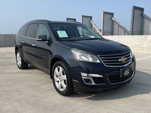 Used 2016 Chevrolet Traverse LT w/ Style and Technology Package AWD/4WD image 4
