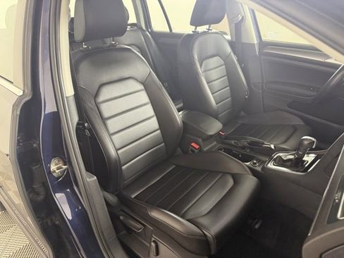 Used 2019 Volkswagen Golf Alltrack image 24