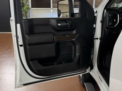 Used 2022 Chevrolet Silverado 2500 LT w/ Convenience Package image 16