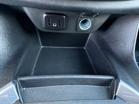 Used 2023 Chevrolet Traverse LS image 29