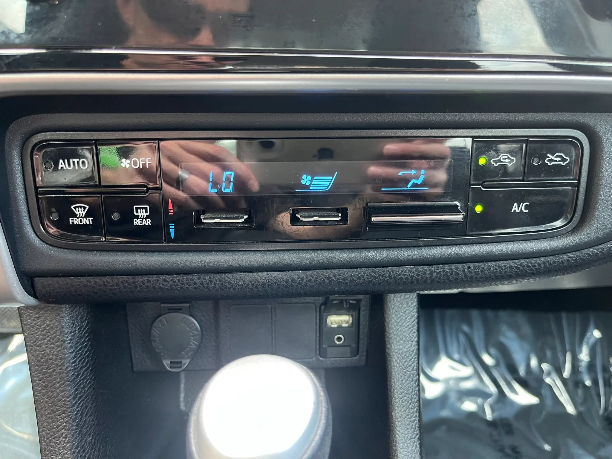 Used 2017 Toyota Corolla LE FWD image 23