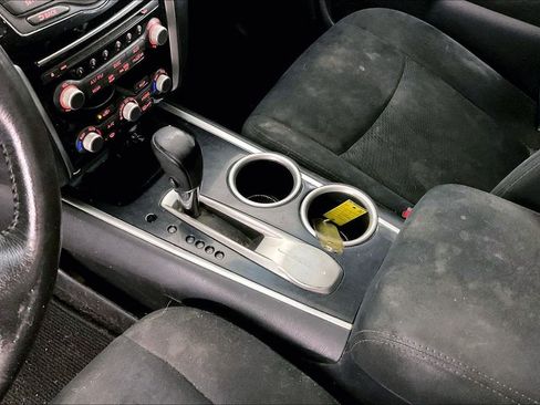 Used 2015 Nissan Pathfinder SV image 19