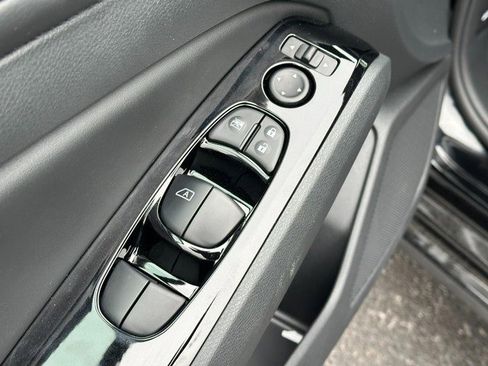 New 2025 Nissan Altima 2.5 SR image 8