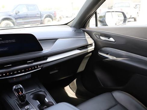 Used 2025 Cadillac XT4 Premium Luxury AWD/4WD image 26