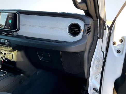 Used 2024 Jeep Wrangler Sport S image 17