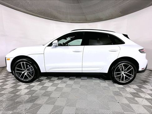 Used 2026 Porsche Macan AWD/4WD image 2