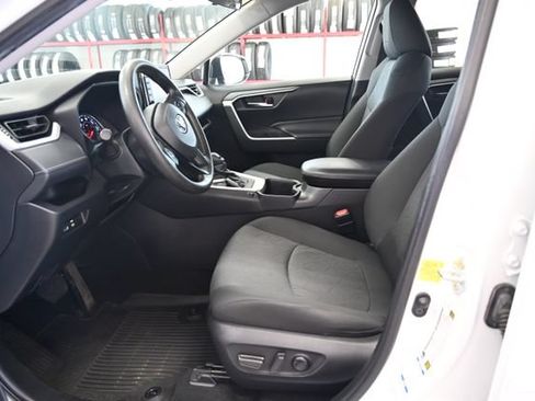 Used 2022 Toyota RAV4 XLE AWD/4WD image 10