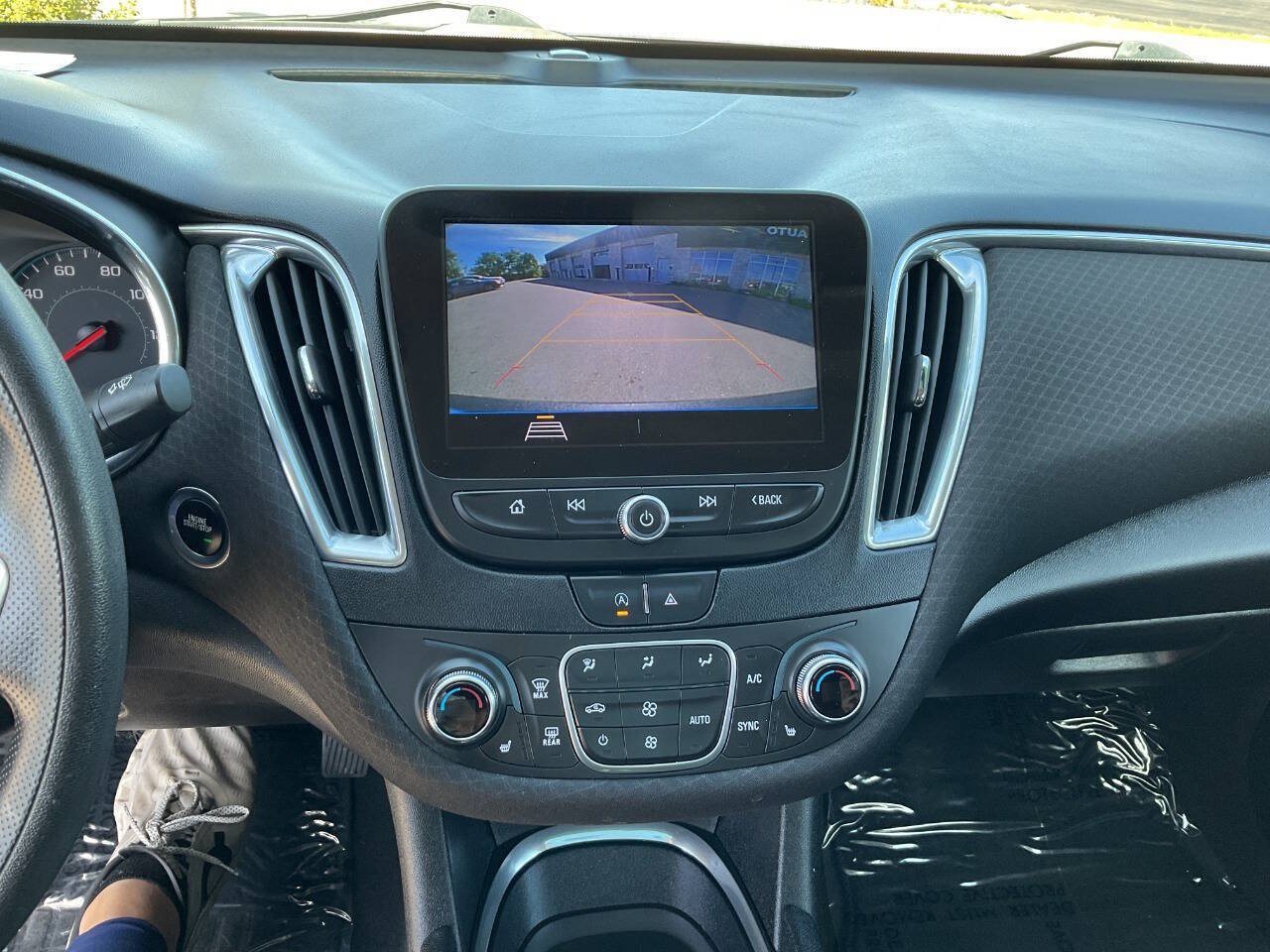 Used 2020 Chevrolet Malibu LT FWD image 26