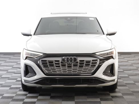 Used 2024 Audi Q8 e-tron Premium Plus w/ Premium Plus Package image 24