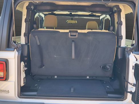 Used 2021 Jeep Wrangler Sport S image 24