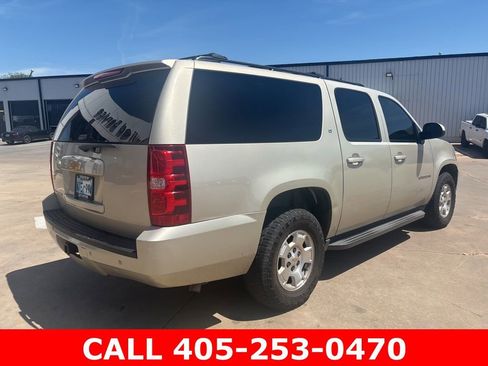 Used 2013 Chevrolet Suburban LT RWD image 4