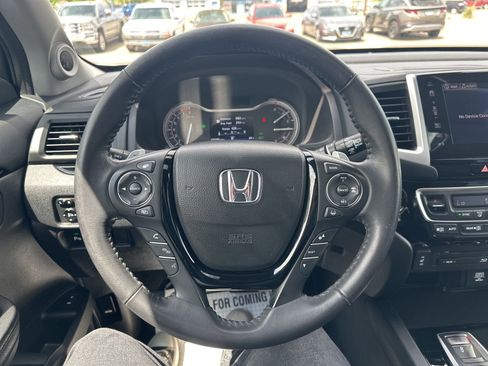 Used 2018 Honda Pilot Touring image 54