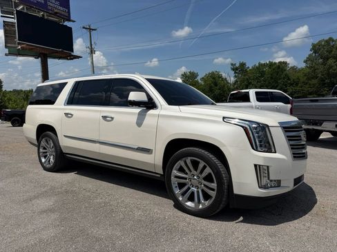 Used 2015 Cadillac Escalade ESV Platinum AWD/4WD image 24