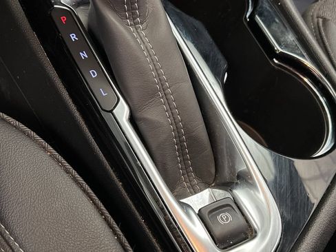 Used 2022 Buick Encore GX Select w/ Sport Touring Package FWD image 52