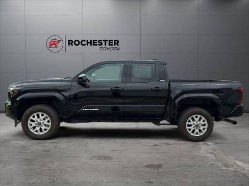 Certified 2025 Toyota Tacoma SR5 AWD/4WD image 61