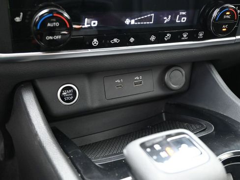 Used 2023 Nissan Rogue SV w/ SV Premium B Package FWD image 21