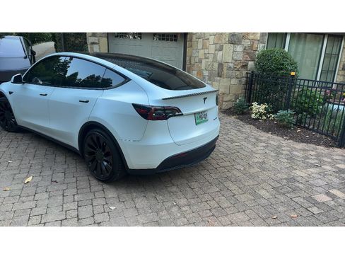 Used 2023 Tesla Model Y Performance AWD/4WD image 4
