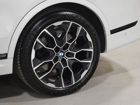 Used 2026 BMW X7 M60i image 6