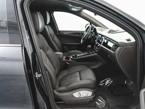 Used 2022 Porsche Macan AWD/4WD image 37