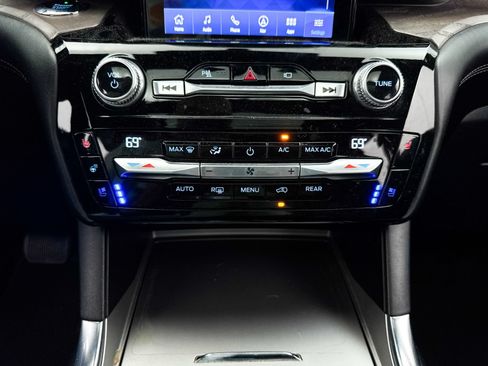 Used 2021 Ford Explorer Platinum w/ Equipment Group 601A AWD/4WD image 28