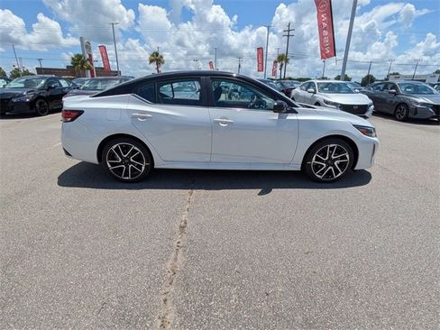 New 2025 Nissan Sentra SR w/ Trunk Package image 2