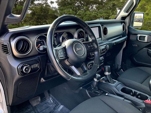 Used 2021 Jeep Wrangler Unlimited Sport image 17
