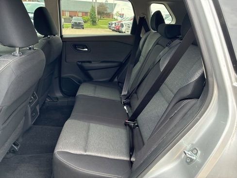 Used 2022 Nissan Rogue SV AWD/4WD image 11