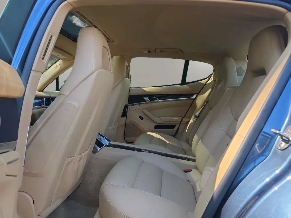 Used 2011 Porsche Panamera 4 AWD/4WD image 37