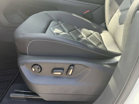 New 2026 Volkswagen Atlas SE FWD image 13