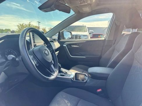 Used 2022 Toyota RAV4 XLE w/ Convenience Package AWD/4WD image 9