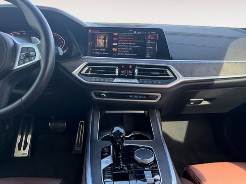 Used 2021 BMW X7 xDrive40i w/ M Sport Package image 11