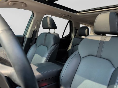 Used 2025 Honda Pilot Touring image 13