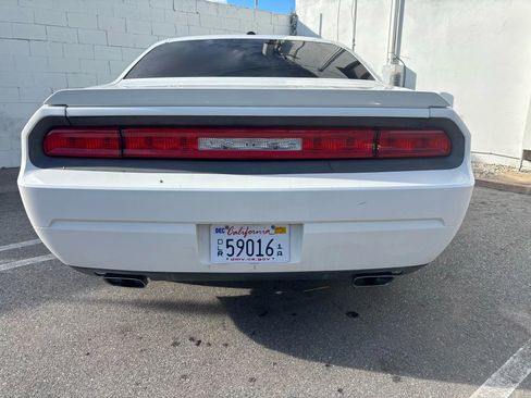 Used 2009 Dodge Challenger R/T image 9