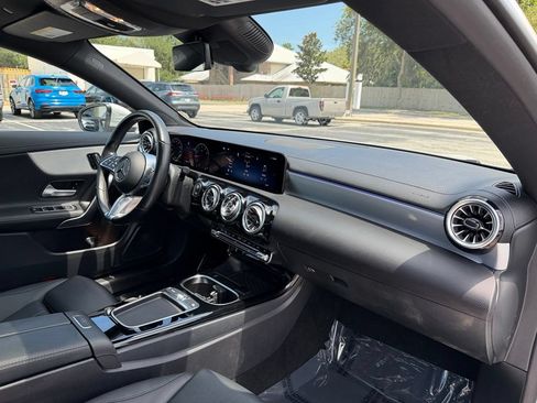 Used 2025 Mercedes-Benz CLA 250 4MATIC image 29