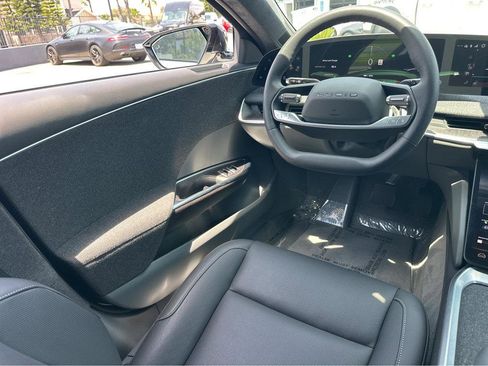 Used 2024 Lucid Air Pure RWD image 19