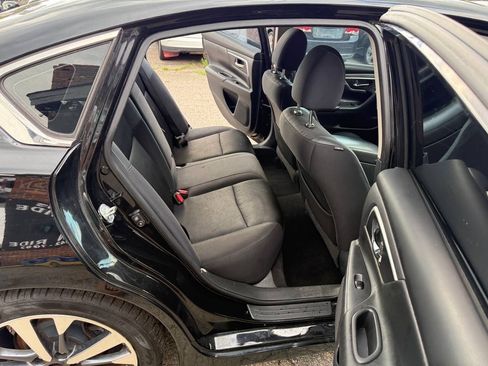 Used 2017 Nissan Altima 2.5 SR FWD image 14